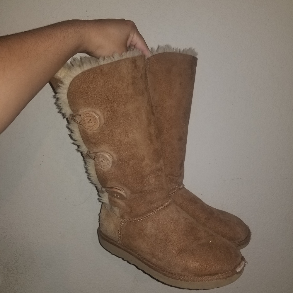 Women's UGG Australia Bailey Triplet Button Brown Boots Size 7